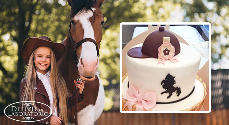 Cake Design Milano: il Compleanno di Bianca Cake Design Milano - Bambina sorridente con cavallo e foto della torta a tema equitazione