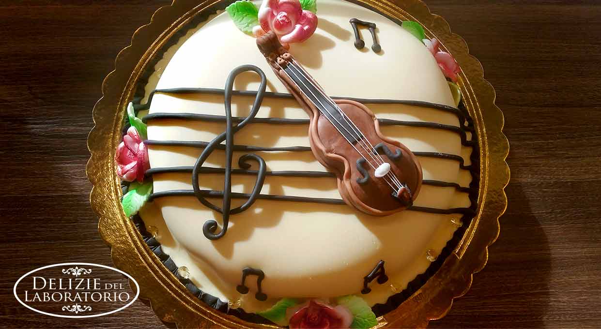 Torta artigianale per il compleanno di una musicista a Milano Torta artigianale per il compleanno di una musicista a Milano