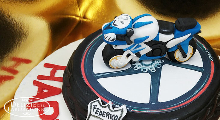 Torta con moto: il cake design di Delizie del Laboratorio Torta con moto: il cake design di Delizie del Laboratorio